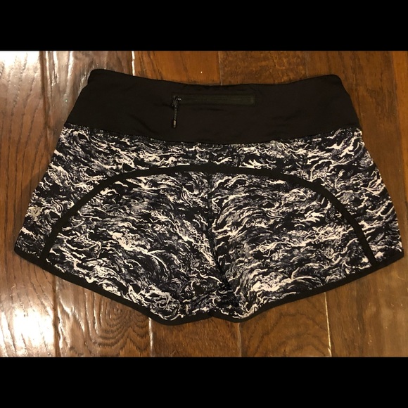 Lululemon run time Shorts - nami wave size 4 - Picture 2 of 5